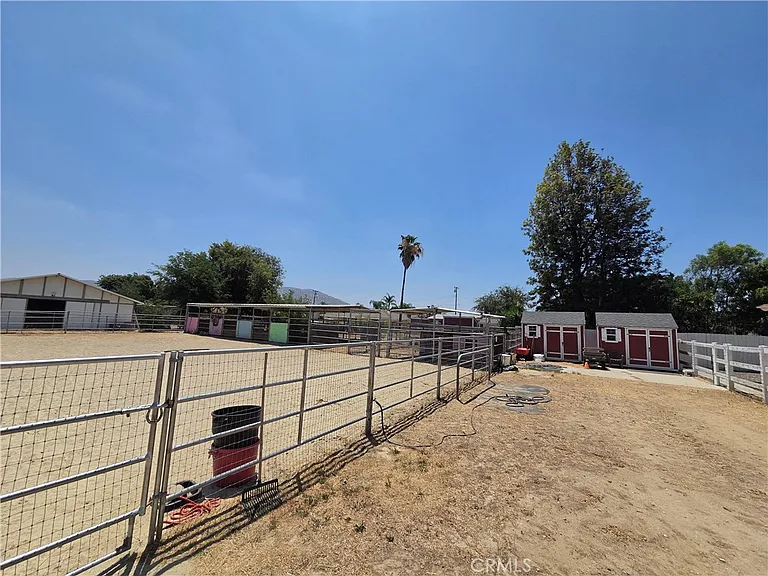 3697 Sierra Ave — Photo 22