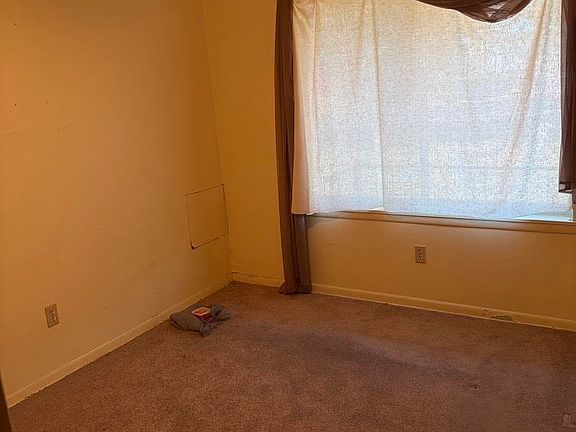 5th image of 601 Green St