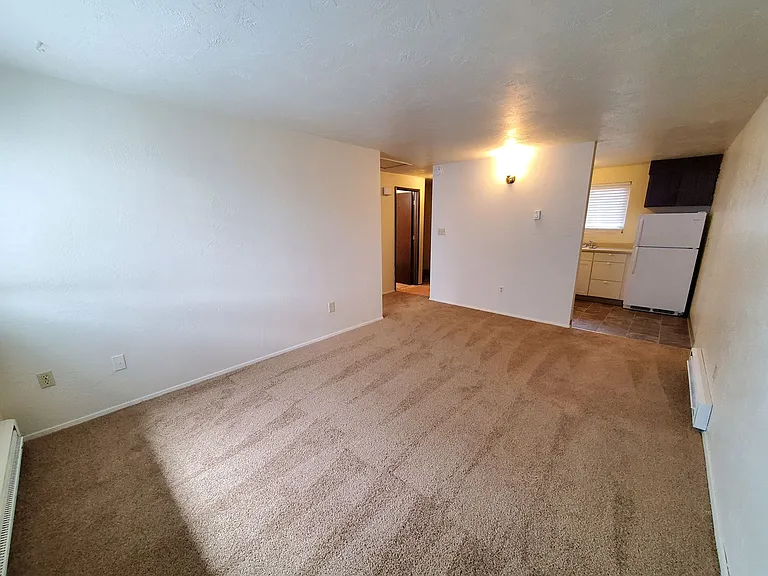 950 NW Sycamore Ave #11 — Photo 4