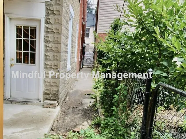 1308 Penn St #2 — Photo 6