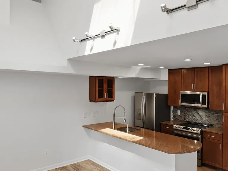 1029 N Stuart St #705 — Photo 5
