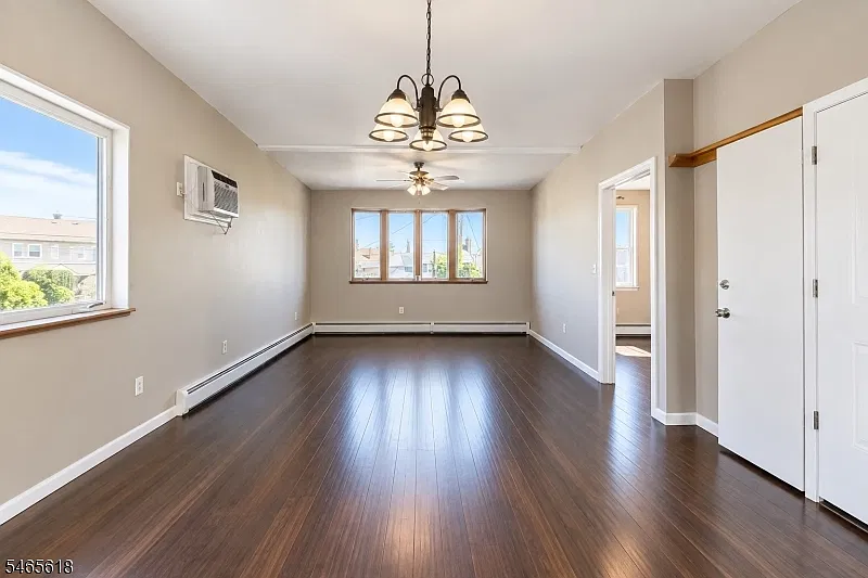 3 bed, 2.0 bath, $3,100 — Photo 1
