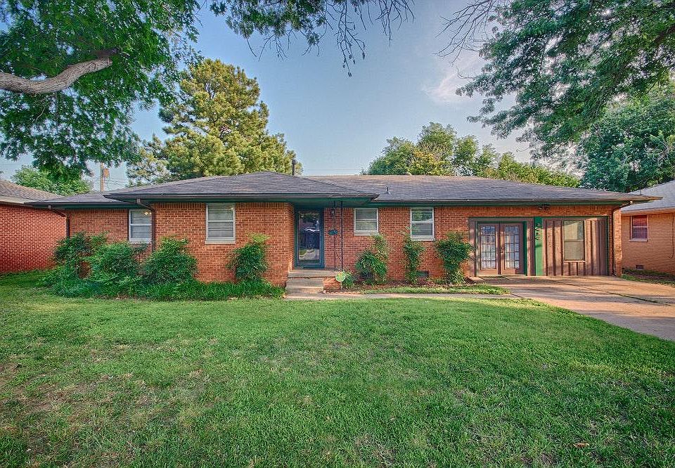 1st image of 1414 Oakwood Dr