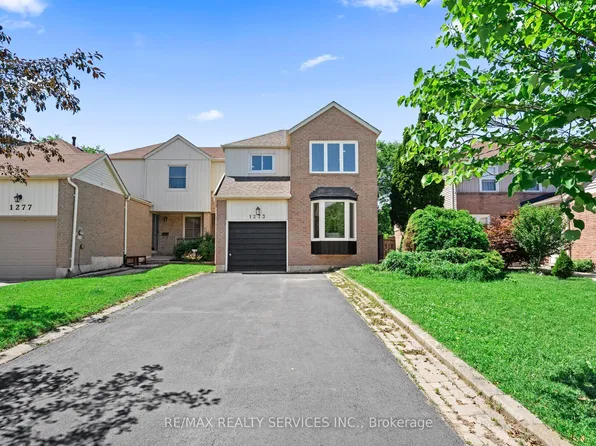 1273 Barberry Grn, Oakville, ON L6M 2A8
