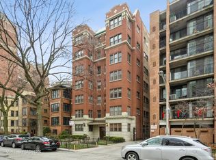 647 W Sheridan Rd APT 1E, Chicago, IL 60613