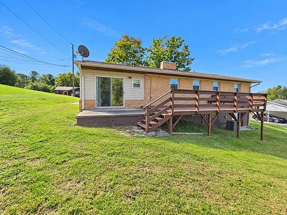 3rd image of 334 Windy Ridge Ln