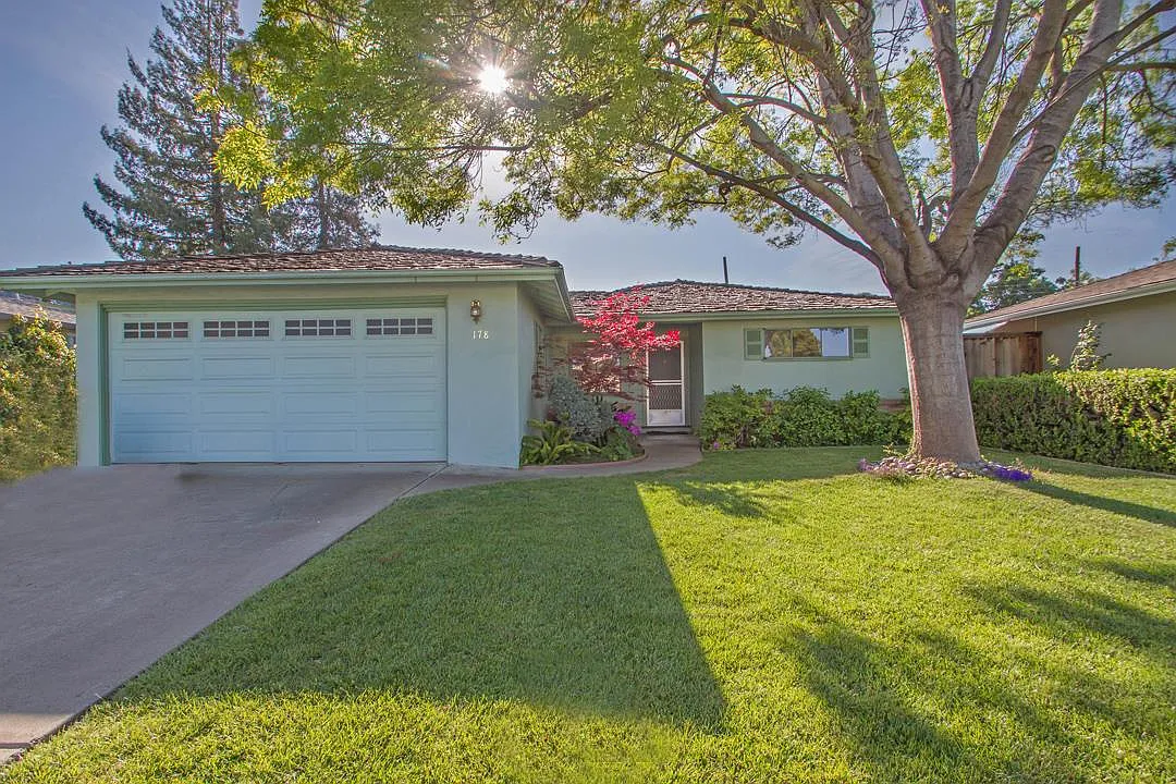 178 Michael Way photo 1