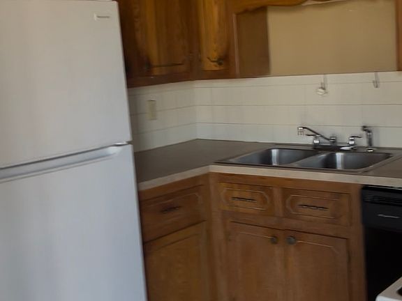 2nd image of 601 NW J St #5