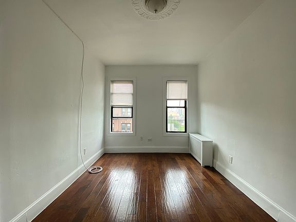 4th image of 31-11 32nd St #20