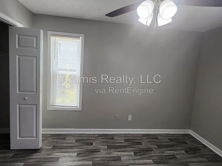 5566 Windwood Rd — Photo 6