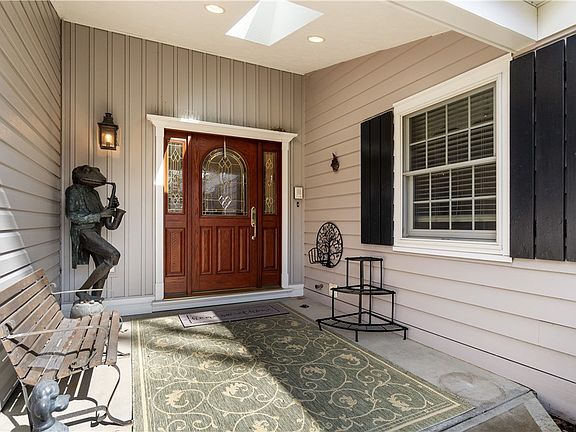 5th image of 4406 Birchwood Ln