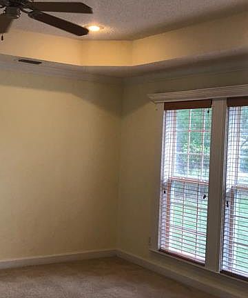 5th image of 193 Hilltop Cir