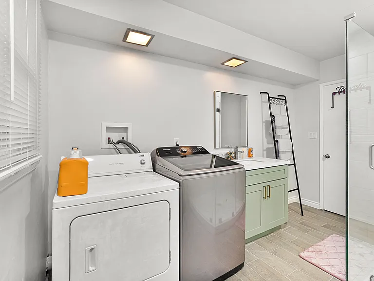Enjoy the ease of in-unit laundry for all your washing needs.