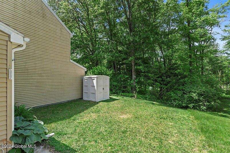 5th image of 10 Willard Drive
