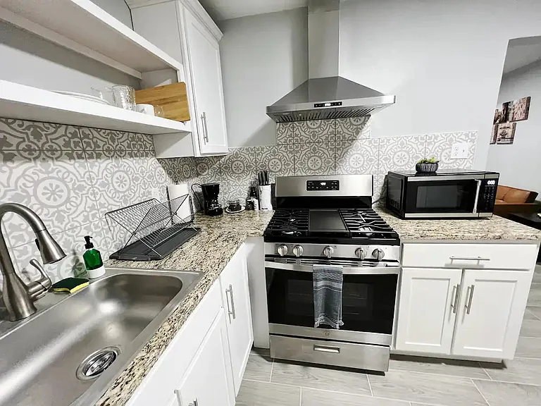 Full Kitchen