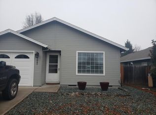 1027 Pittview Ave, Central Point, OR 97502