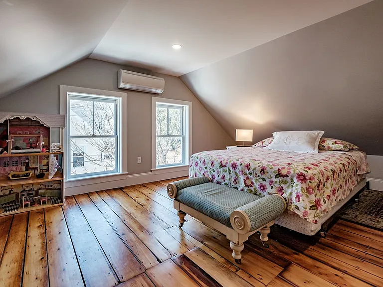 140 Clark St #2 — Photo 16