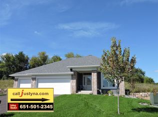 11370 Sand Castle Dr, Woodbury, MN 55129