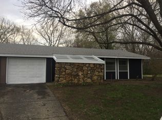 3213 Rainier Dr, Lawrence, KS 66047