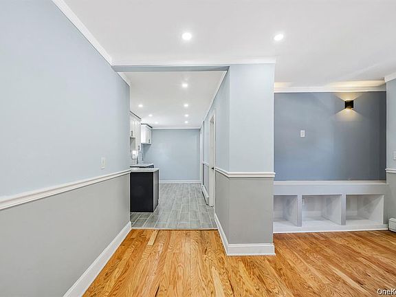 4th image of 23 Maple Avenue