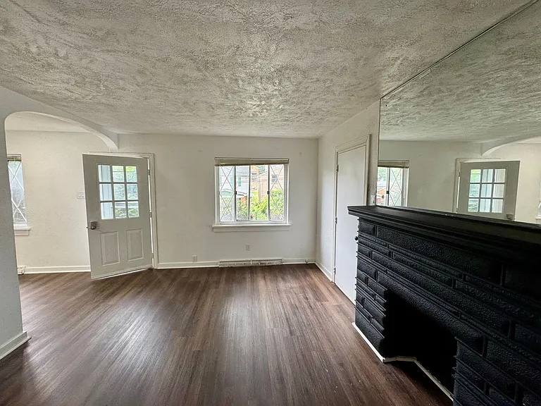 2432 Starkamp St — Photo 30