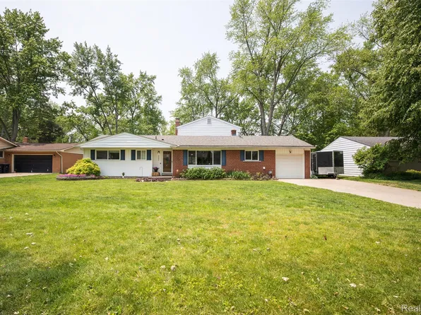 17733 Deering St, Livonia, MI 48152