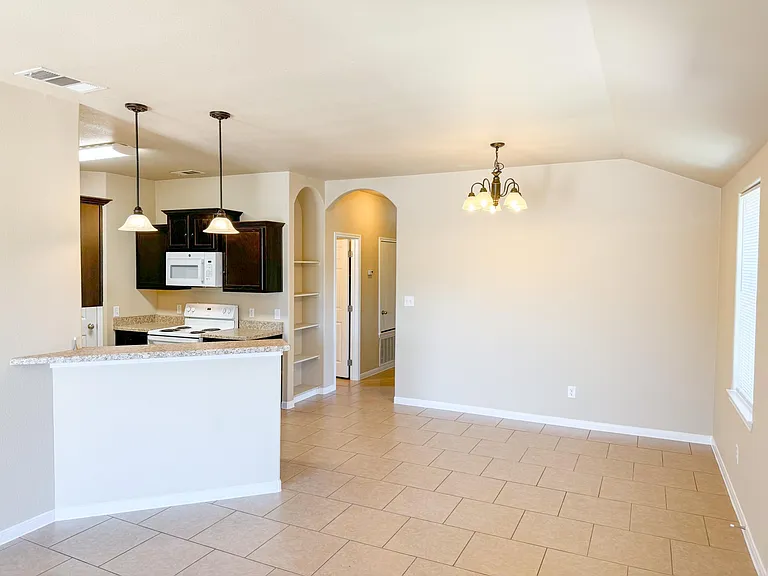 1203 Loyal Ln #B — Photo 5