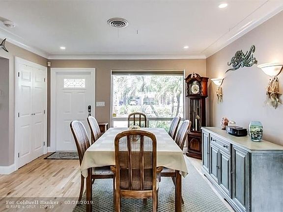 4th image of 2160 NE 56th Pl