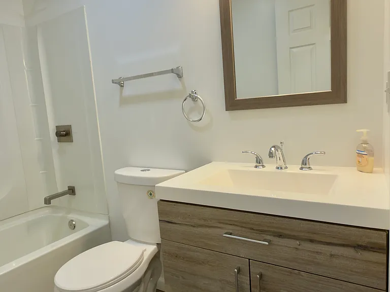 801 W Broad St #4 — Photo 15