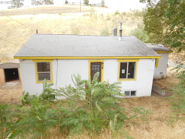 834 SE 3rd St, Pendleton, OR 97801