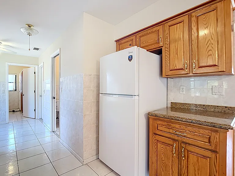 4428 Aladdin Ave — Photo 12