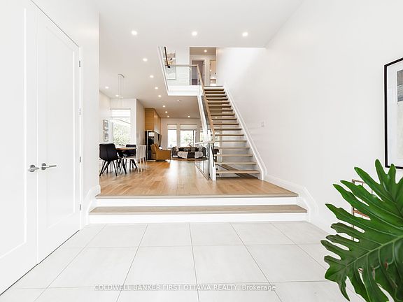 4th image of 11 A Carleton Cathcart St