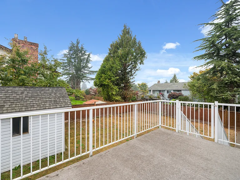 3639 Dunsmuir Way — Photo 31