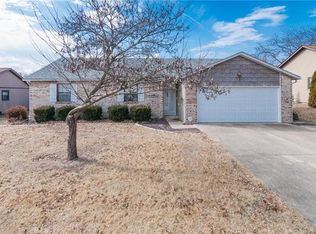 313 Timber Dr, Swansea, IL