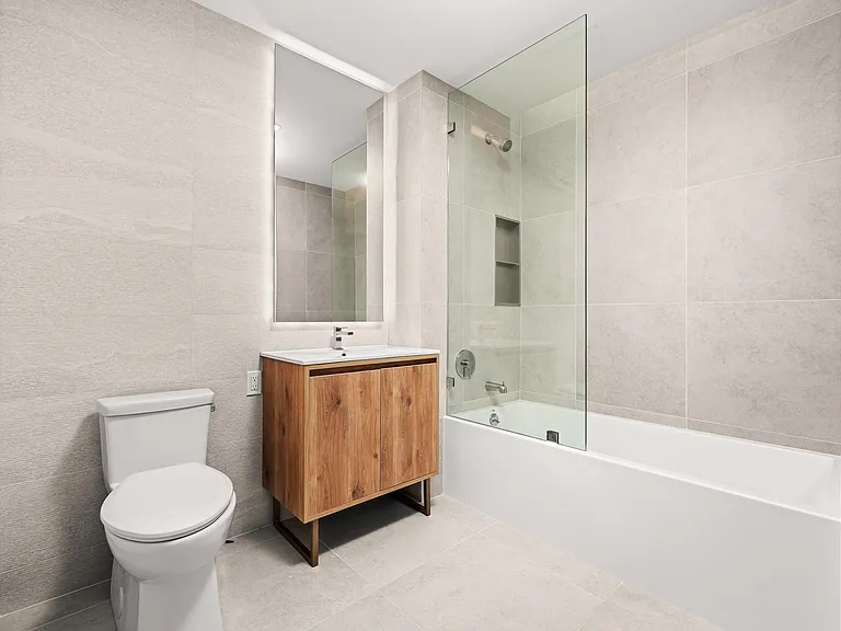 255 Lorimer St #553 — Photo 9
