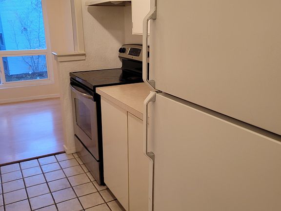 3rd image of 12631 NE 9th Pl APT C307