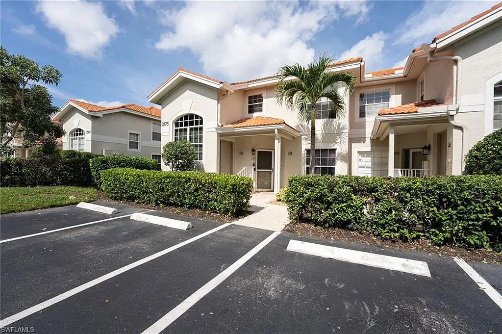 2 bed, 2.0 bath, 1445 sqft, $4,200 — Photo 4