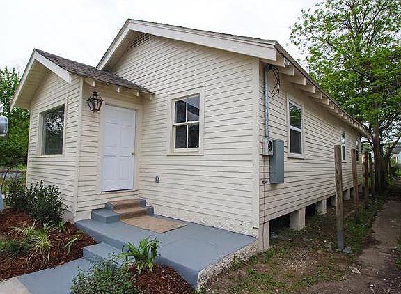 2nd image of 5328 Burgundy St