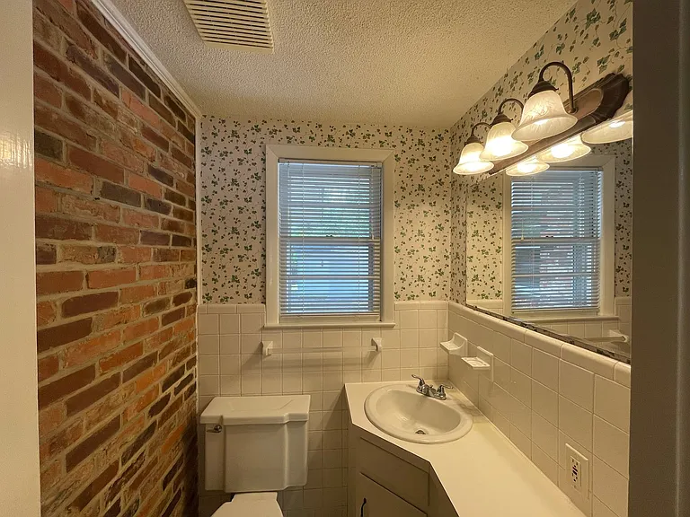 106 Silver Bluff Rd — Photo 40