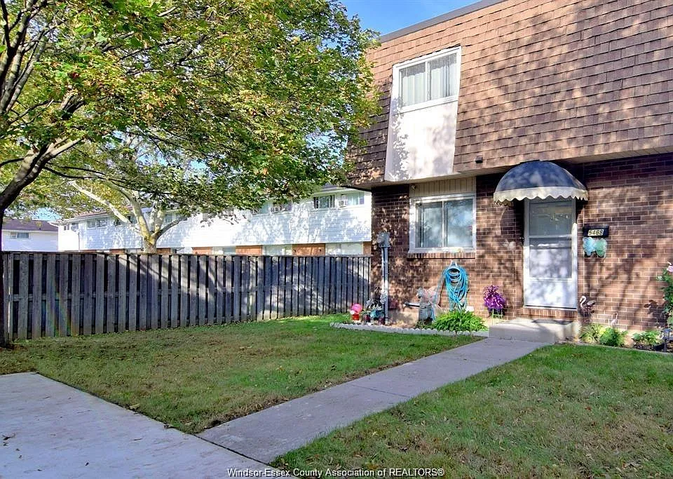 5468 Lassaline Ave