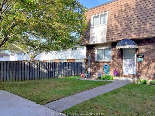 5468 Lassaline Ave, Windsor, ON N8T 1A8