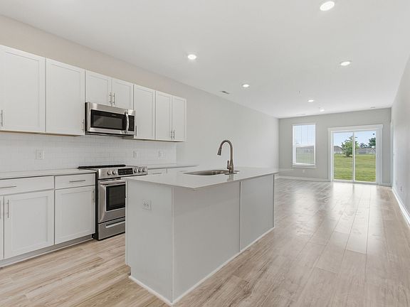 5th image of 343 Casper Dr