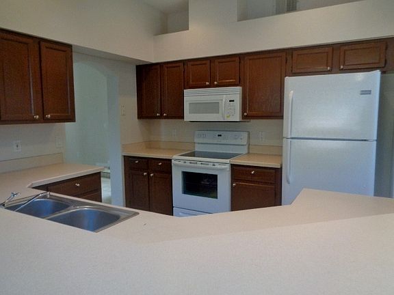 3rd image of 1665 Glenhaven Cir