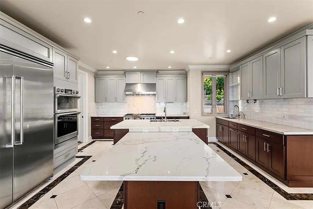 4 bed, 3157 sqft, $9,000 — Photo 1