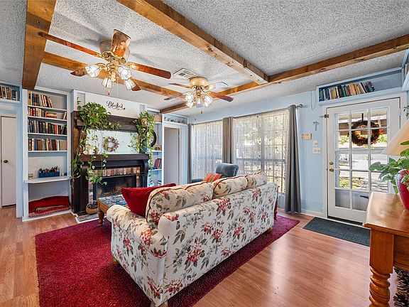 4th image of 3512 Sleeper Ave