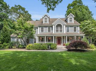 34 Grove St, Greenland, NH 03840