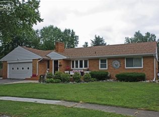 330 Crescent Pl, Flushing, MI 48433