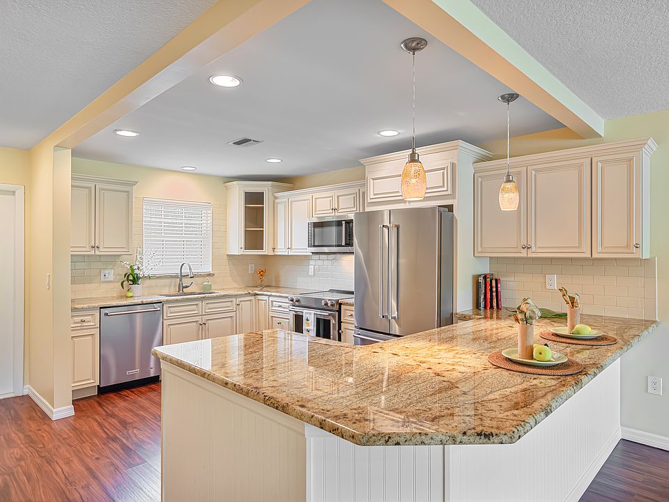 1st image of 900 Jasmine Ln #203A