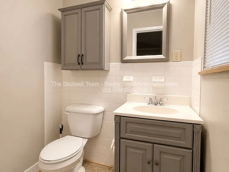 11104 Hughlan Dr — Photo 9