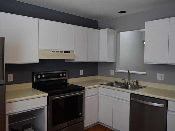 4th image of 23 Doe Ct
